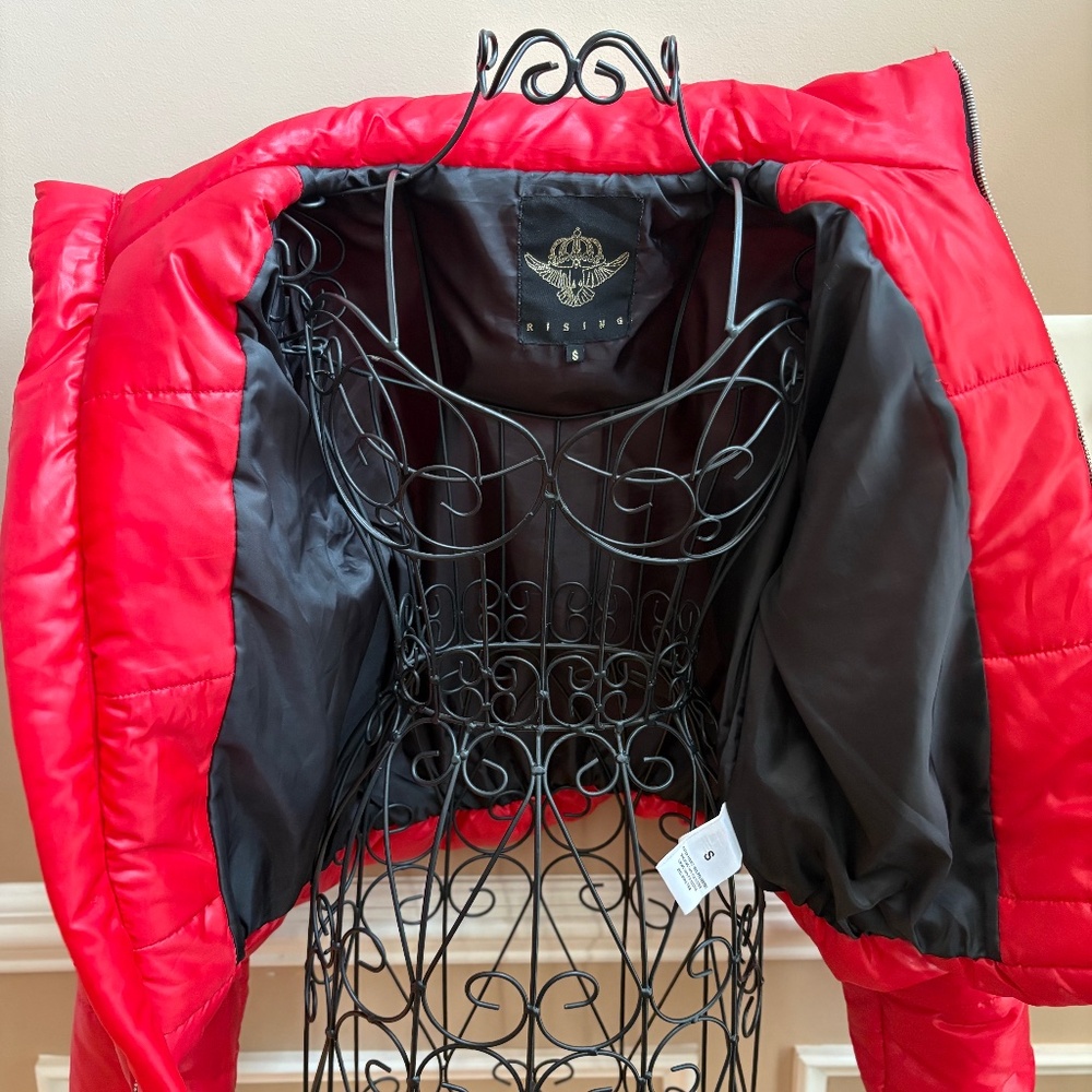 Red Cropped Puffer Jacket - Picture 5 of 7